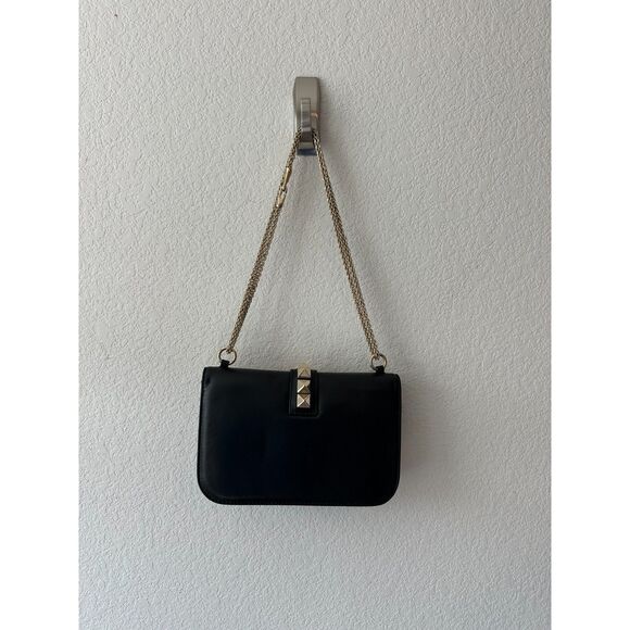 Valentino Garavani Medium Lock Studded Leather Shoulder Bag